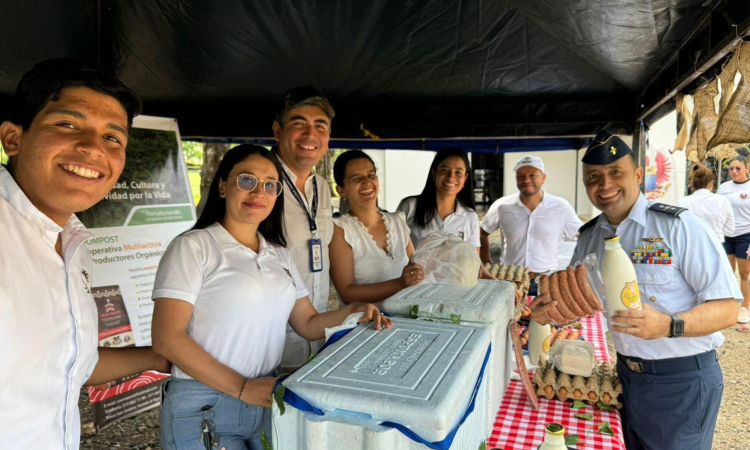 Rueda de emprendimiento en Melgar, Tolima es apoyada por su Fuerza Aérea