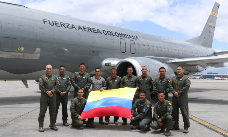 Con éxito, Fuerza Aérea Colombiana entregó equipos  de apoyo para extinción de incendios a Ecuador