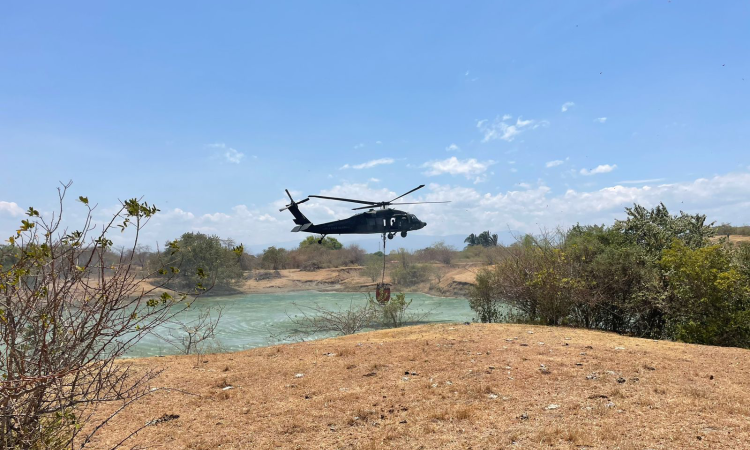 Despliegue de la Fuerza Aérea Colombiana para combatir incendios en el país