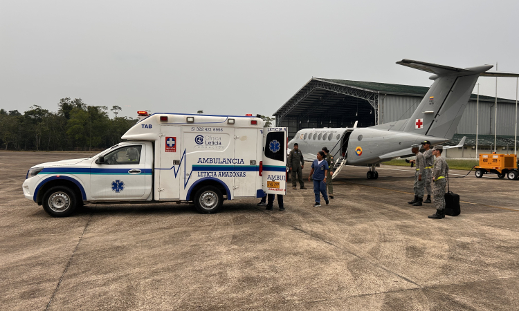 Mujer con problemas cardiacos fue transportada desde Leticia por su Fuerza Aérea