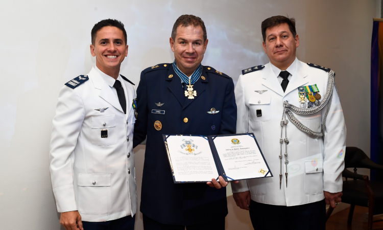 Vínculos de cooperación con la Fuerza Aérea Brasilera  