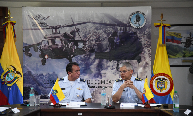 Colombia y Ecuador fortalecen cooperación aérea, tras exitosa reunión bilateral