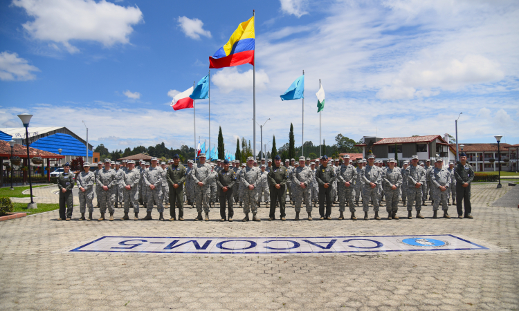 Cooperación Internacional: Fuerza Aérea de Chile visita el CACOM 5