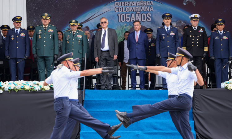 En su aniversario 105, la Fuerza Aérea evoluciona a Fuerza Aeroespacial Colombiana