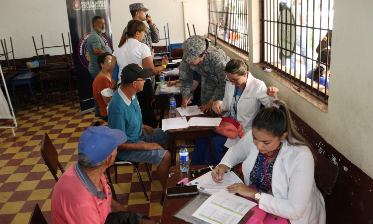 633 bugueños recibieron atención médica gratuita en diferentes especialidades de la salud