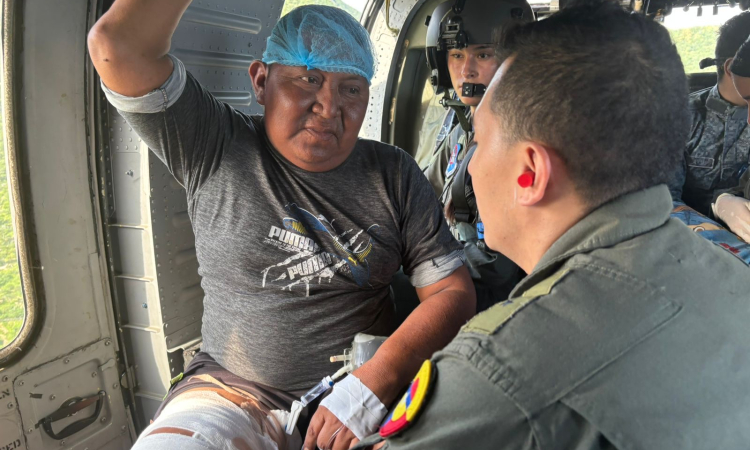 Dos menores y dos adultos son trasladados vía aérea en La Guajira