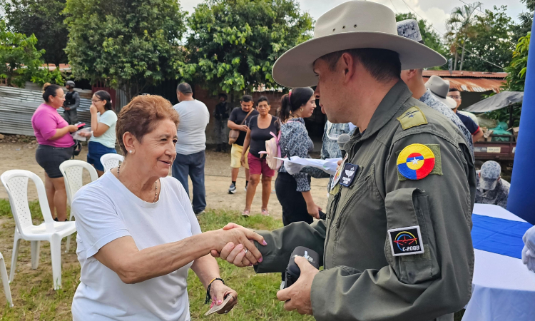 Casanareños reciben lentes formulados de manera gratuita para mejorar su calidad de vida