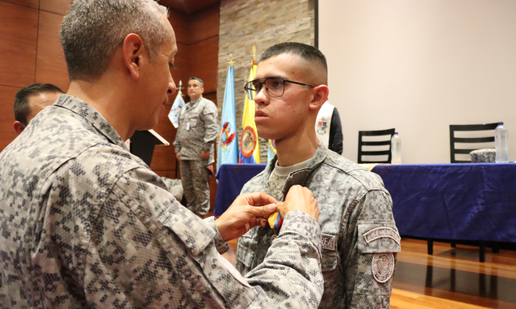  Joven de Bogotá: Un testimonio de superación a través del servicio militar