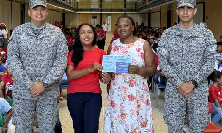 Fuerza Aeroespacial fomenta sostenibilidad con un concurso de reciclaje en San Andrés 