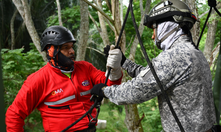 Colaboración interinstitucional en acción: asistentes se entrenan para emergencias en el 'Safety Colibrí 2024'