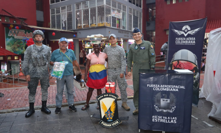 Comunidad de Villa Julia en Villavicencio recibió a su Fuerza Aeroespacial