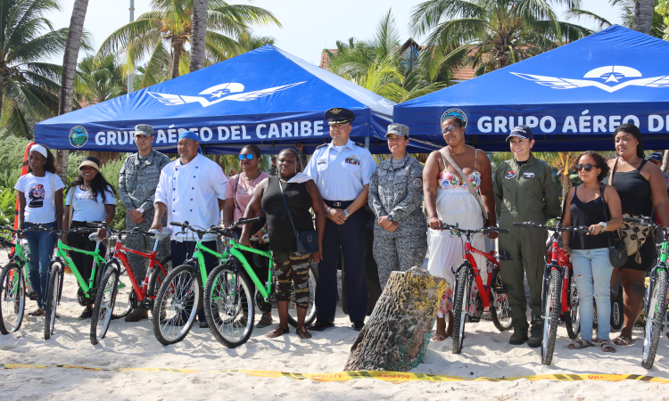 Niños en San Andrés fueron beneficiados con bicicletas 