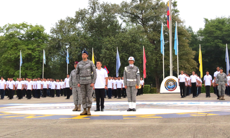   Ingresó el segundo curso de Soldados Profesionales de la Fuerza Aeroespacial Colombiana