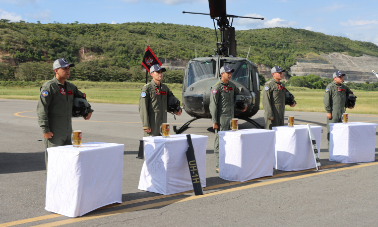 Cinco nuevos Pilotos Militares avanzan a la siguiente fase