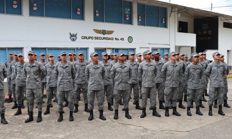 Soldados profesionales fortalecerán  la seguridad y misión en el centro del país