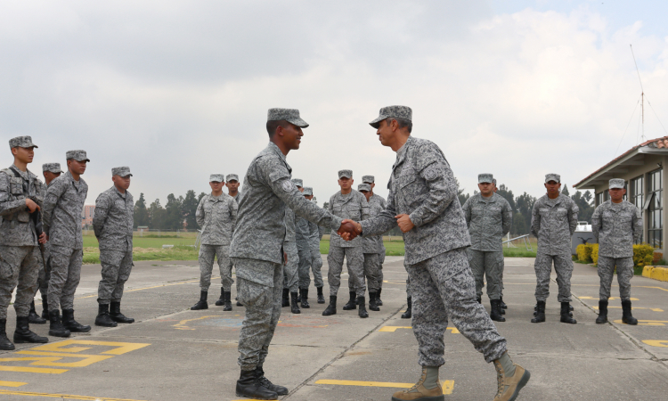 Soldado iniciará su formación como Suboficial de la Fuerza Aeroespacial Colombiana