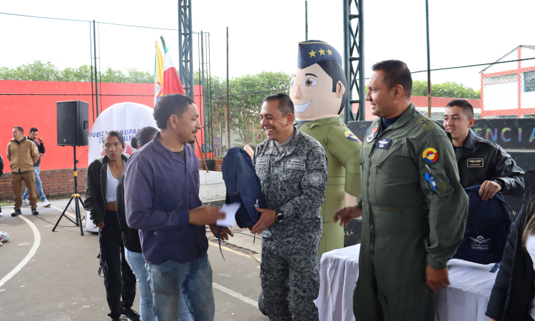 Institución Educativa en El Rosal, Cundinamarca, es beneficiada con Plan Corazón Amigo