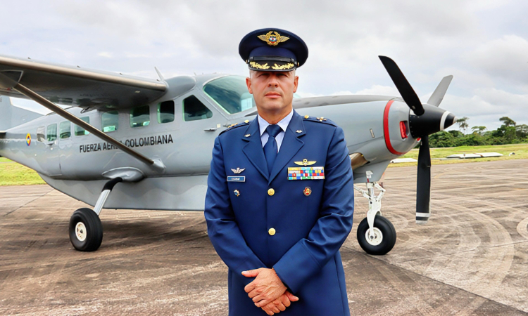 Nuevo Comandante asume el liderazgo del Comando Aéreo de Combate No. 6