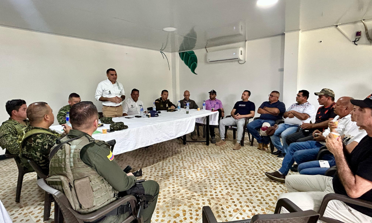 Encuentro estratégico interinstitucional para fortalecer la seguridad en Caquetá  