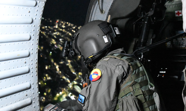 Misiones aéreas contra estructuras criminales en Medellín