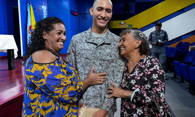 Con orgullo y admiración familias reciben a soldados reservistas