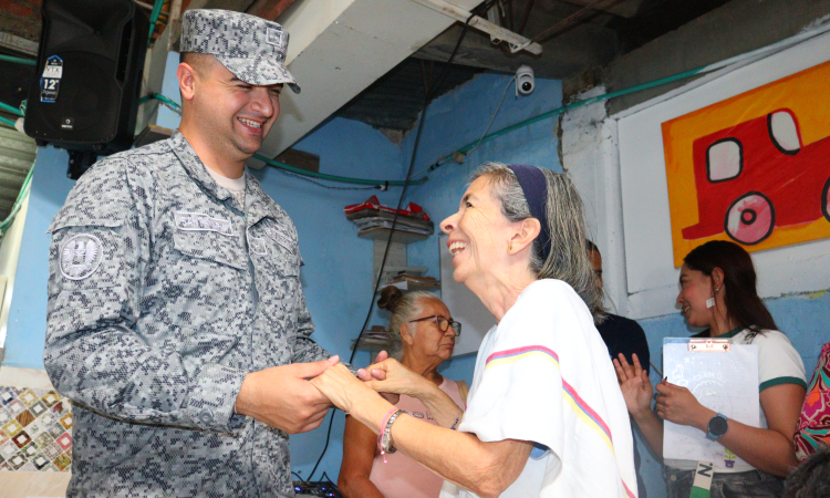 Con ayudas humanitarias fueron beneficiados adultos mayores del distrito de Agua Blanca 