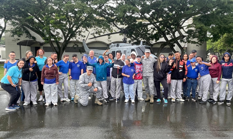 Fundación ASOPANID conoce capacidades de la Base Aérea “Marco Fidel Suárez” 