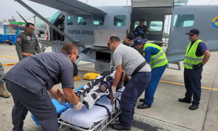 Traslado aeromédico exitoso por el Grupo Aéreo del Caribe