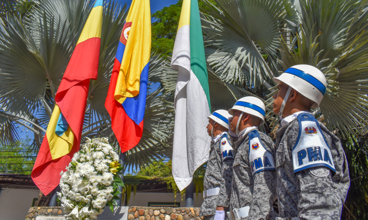 Desde Puerto Salgar, la Fuerza Aeroespacial conmemoró el día del Héroe Nacional 