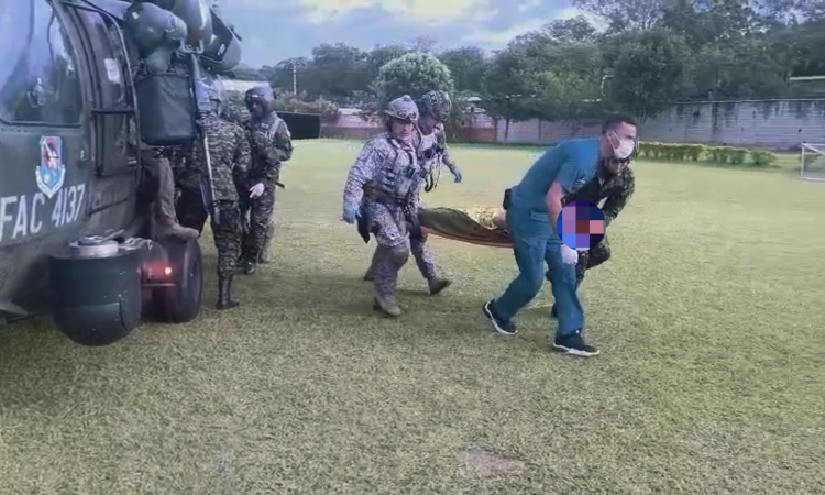 Militares heridos en Valdivia fueron evacuados por la Fuerza Aeroespacial Colombiana