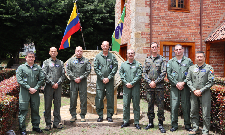 Reunión Bilateral con la Fuerza Aérea Brasilera fortalece cooperación regional