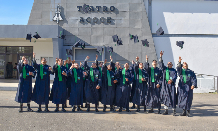 Forjando un mejor futuro: Soldados de la Fuerza Aeroespacial culminan el bachillerato 