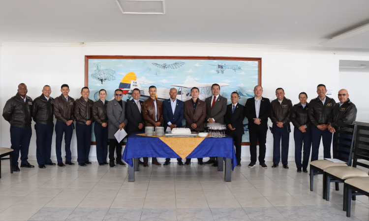 El Comando Aéreo de Mantenimiento conmemora el Día del Reservista de Primera Clase