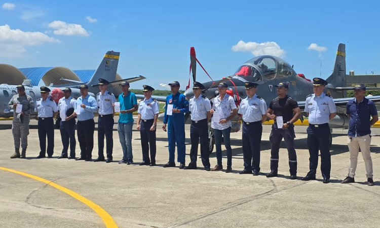 Reservistas de Primera Clase son exaltados en la Base Aérea de Malambo