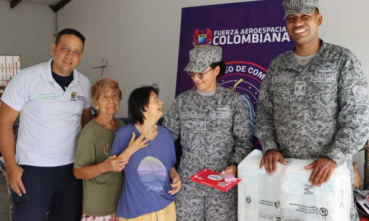 Población vulnerable en Yumbo fue beneficiada con insumos de higiene udas en sus hogares