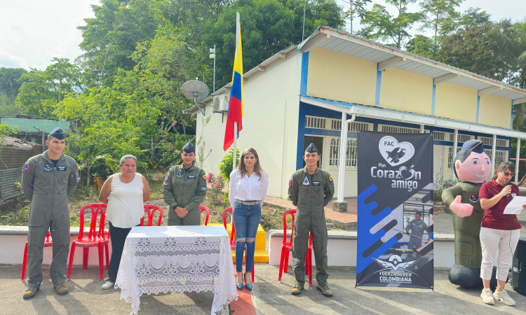 Plan Corazón Amigo renueva escuela rural y la abastece de agua potable