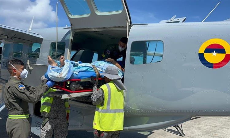 Oportuno traslado aeromédico a adulto mayor a Providencia