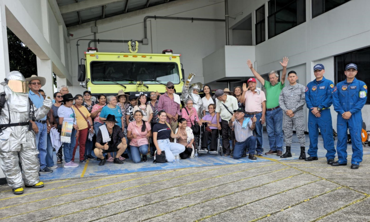 Adultos mayores de Casanare visitaron la Casa de los Centauros del Aire Adultos mayores de Casanare visitaron la Casa de los Centauros del Aire