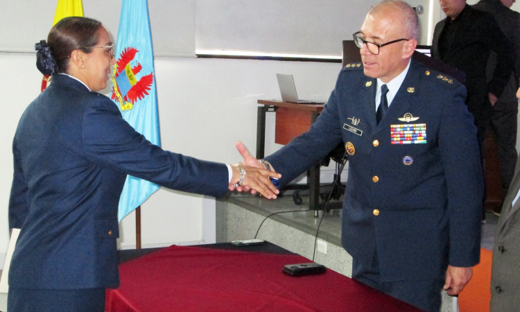 Cerca de 40 funcionarios de distintas Unidades Militares Aéreas de las Oficinas de Control Interno, el Comando de Desarrollo Humano y Comunicaciones Estratégicas, entre otras, participaron en el Seminario de Fortalecimiento de la Integridad, la Legitimidad y la Lucha contra la Corrupción. Cerca de 40 funcionarios de distintas Unidades Militares Aéreas de las Oficinas de Control Interno, el Comando de Desarrollo Humano y Comunicaciones Estratégicas, entre otras, participaron en el Seminario de Fortalecimiento de la Integridad, la Legitimidad y la Lucha contra la Corrupción.