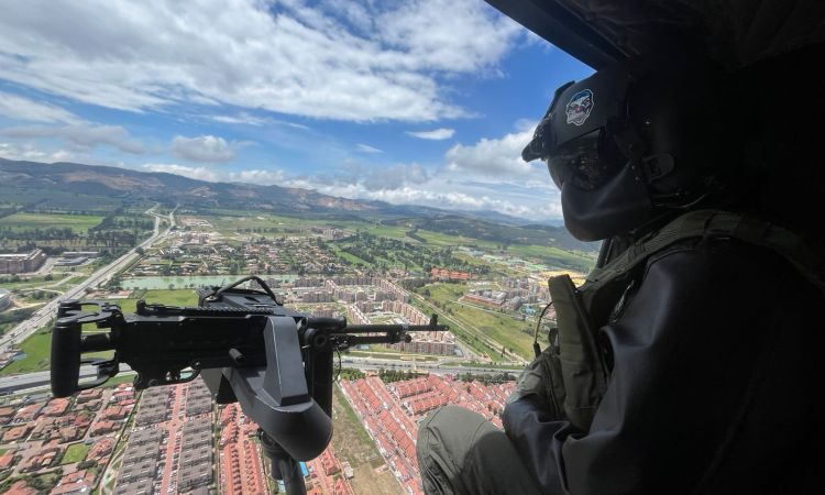 Operativos de seguridad custodian puntos de votación durante la jornada electoral