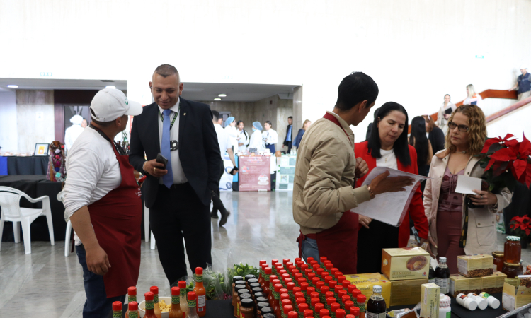 El Comando Aéreo de Mantenimiento impulsa el progreso rural de emprendedores campesinos El Comando Aéreo de Mantenimiento impulsa el progreso rural de emprendedores campesinos