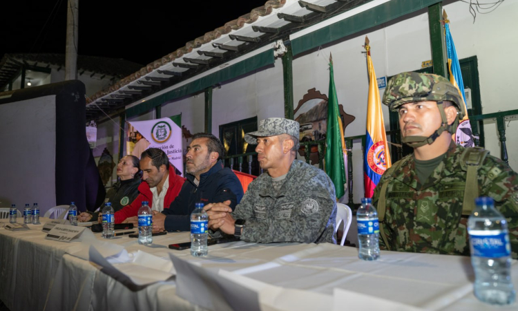 El Comando Aéreo de Mantenimiento contribuye a la seguridad en Madrid, Cundinamarca