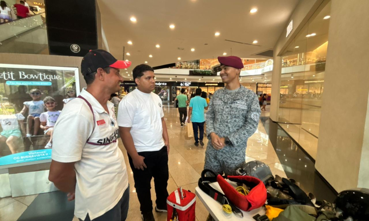 Con muestra de capacidades operacionales, Fuerza Aeroespacial se acerca a la comunidad