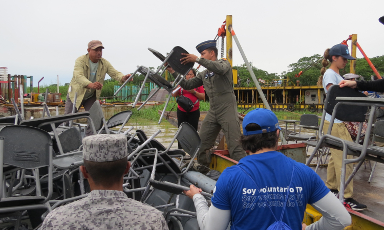 “Pupitres para el Amazonas”: compromiso con la educación en la selva colombiana