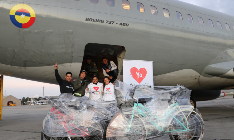 Pedaleando por cielo y tierra para el bienestar de la niñez en Mitú