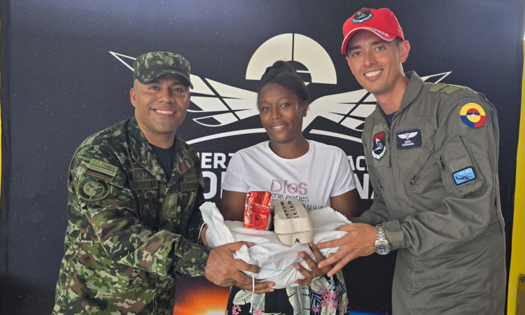 La Navidad aterrizó en Quibdó con la Operación Gratitud