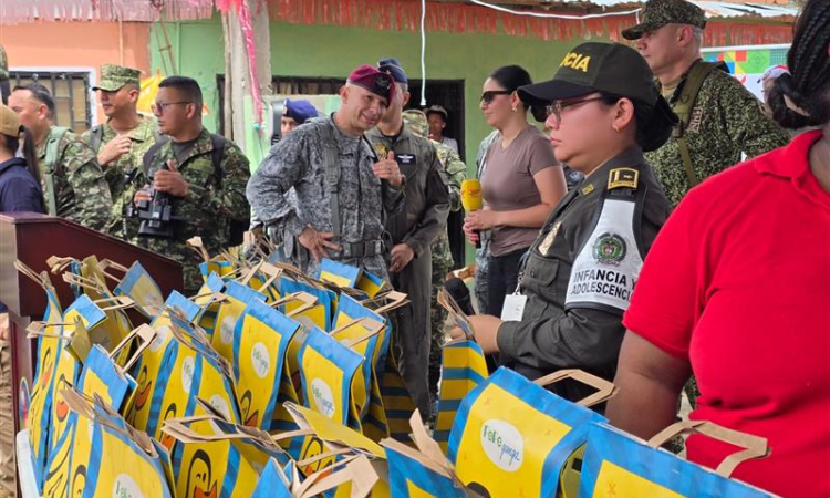 Operación Gratitud fortalece lazos con la comunidad de Leticia