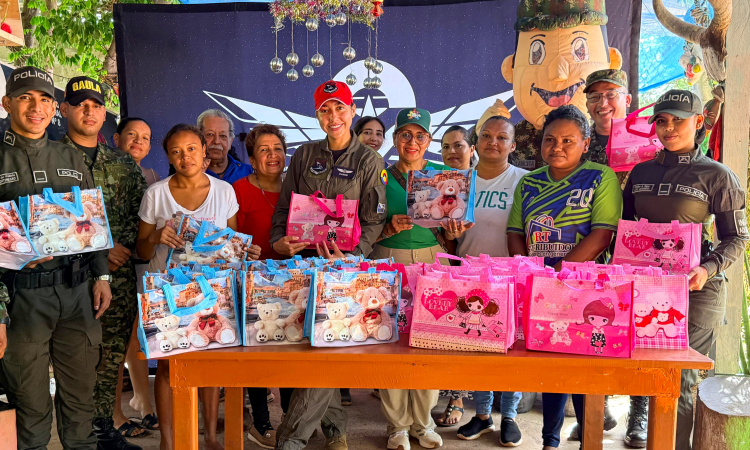 Regalos y mensaje navideño llega a comunidades del Vichada
