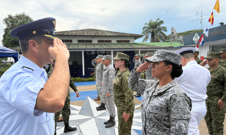Entrenamiento conjunto potencia habilidades de emergencia en el Amazonas