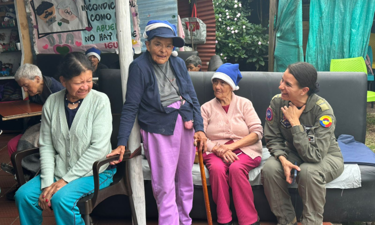 Adultos mayores celebraron las festividades de fin de año en Puente Piedra